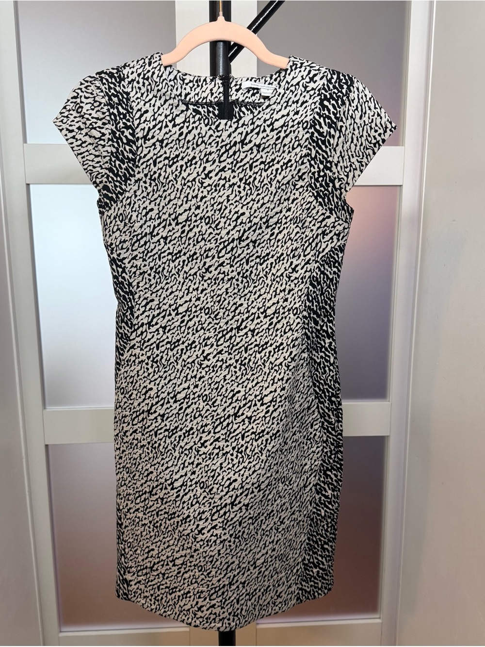 Diane Von Furstenberg Pele Snake Wave Jacquard Sheath Mini Dress, size 2.